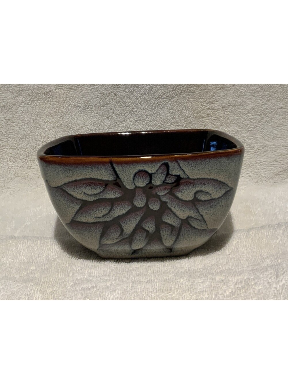 Roscher Olivia Square 5.75” Scolls Stoneware 18oz. Cereal/Salad Bowl